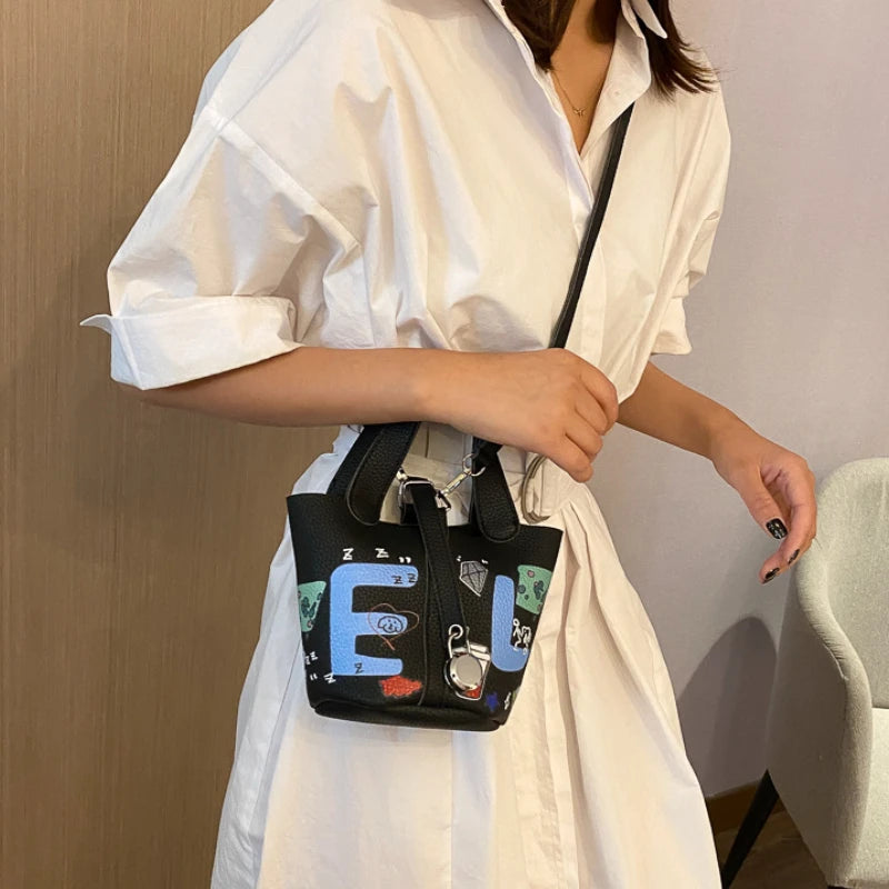 Doodle Letter Messenger Shoulder Bag Girls Drawstring Bucket Crossbody Bag