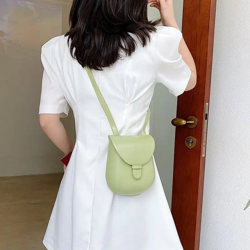 Women Shoulder Crossbody Bag Small Retro Horseshoe Packet Strap