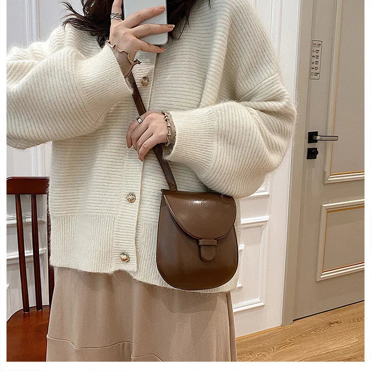 Women Shoulder Crossbody Bag Small Retro Horseshoe Packet Strap