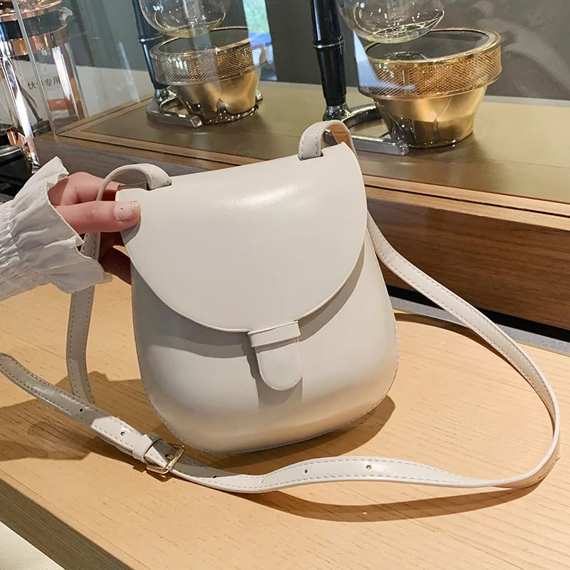 Women Shoulder Crossbody Bag Small Retro Horseshoe Packet Strap