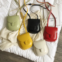Women Shoulder Crossbody Bag Small Retro Horseshoe Packet Strap
