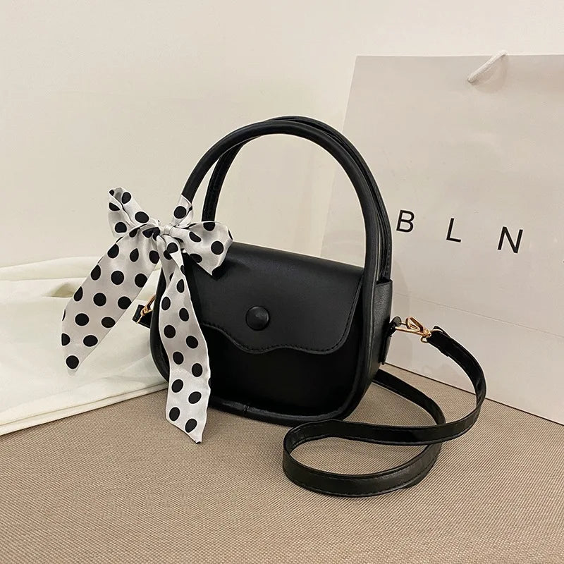 Retro Wild Webbing Solid Flap Shoulder Bag