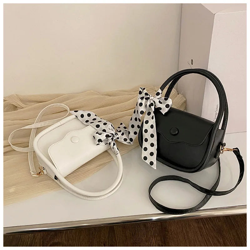 Retro Wild Webbing Solid Flap Shoulder Bag