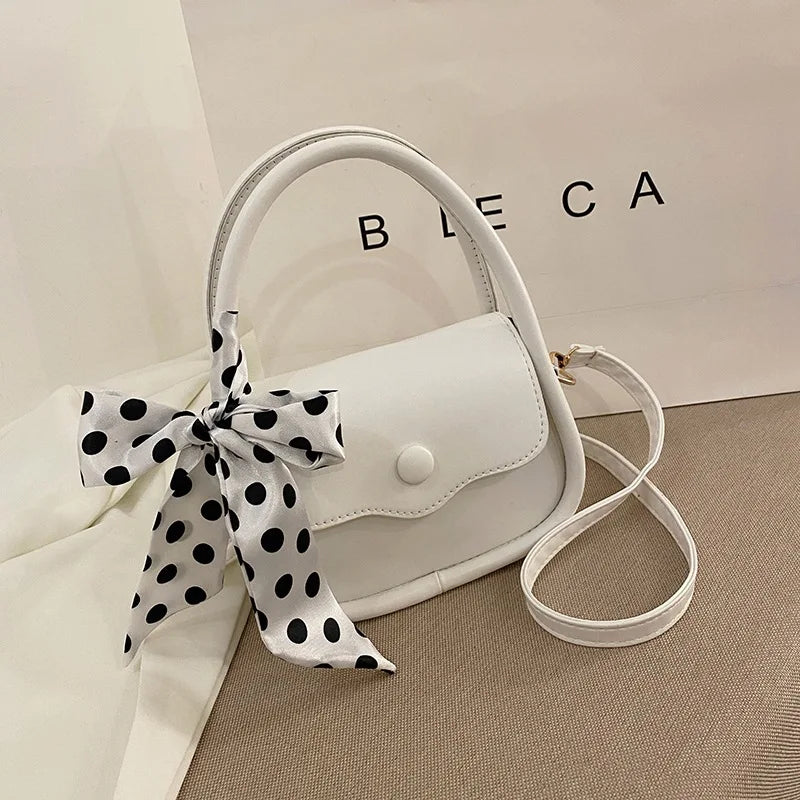 Retro Wild Webbing Solid Flap Shoulder Bag
