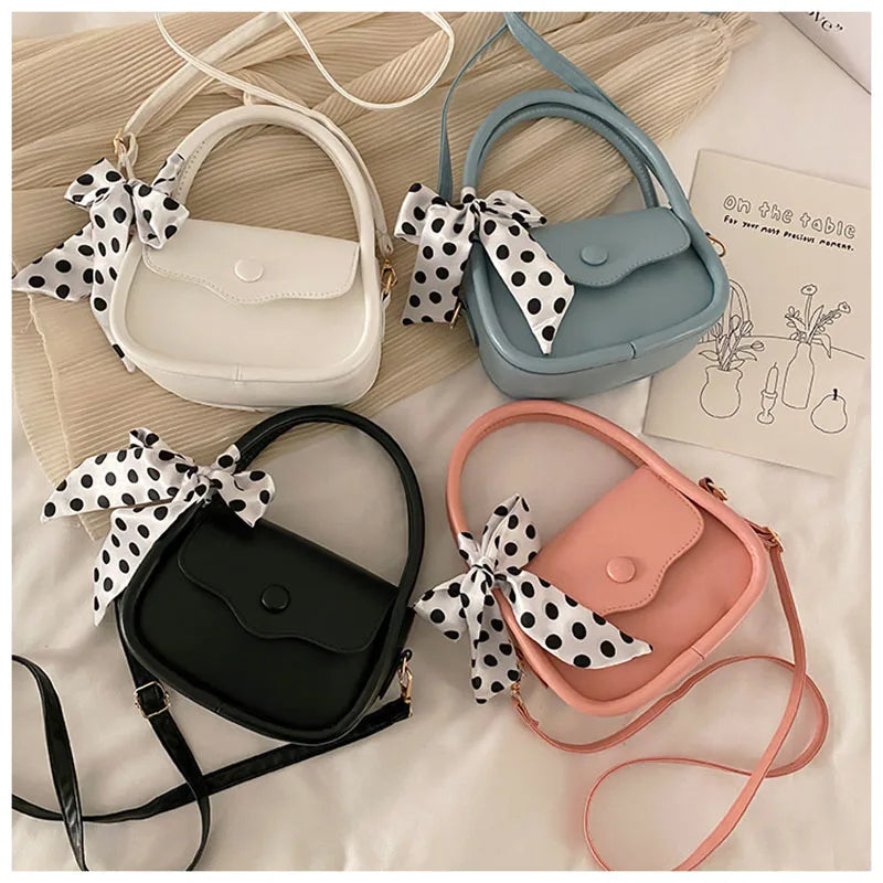 Retro Wild Webbing Solid Flap Shoulder Bag