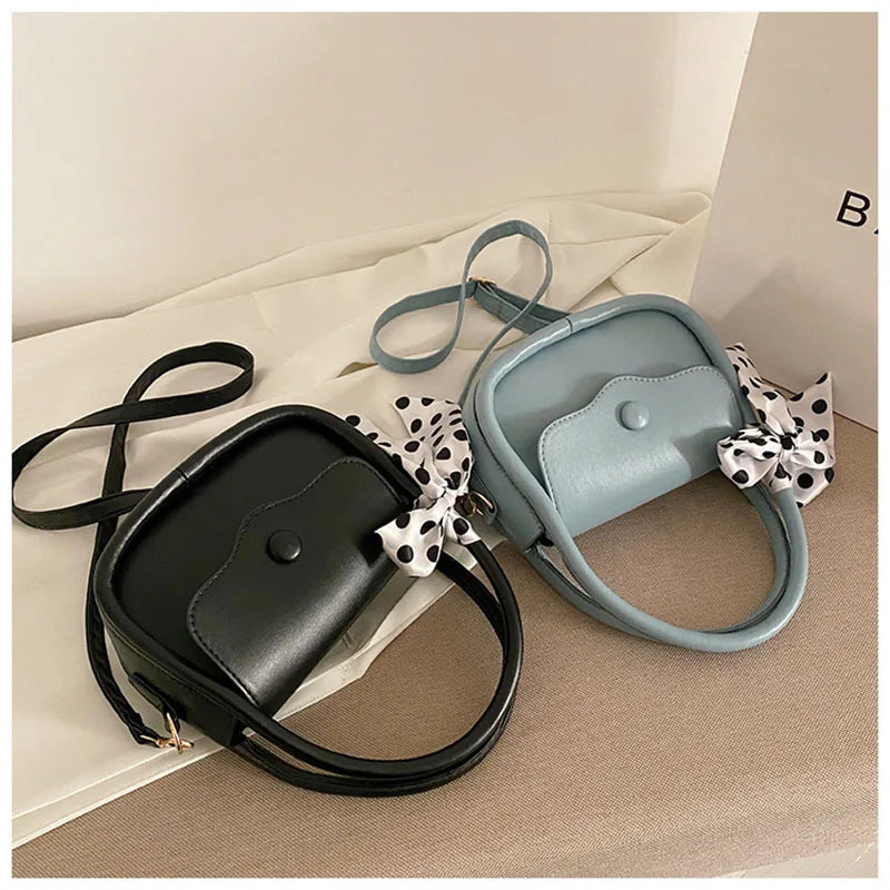 Retro Wild Webbing Solid Flap Shoulder Bag