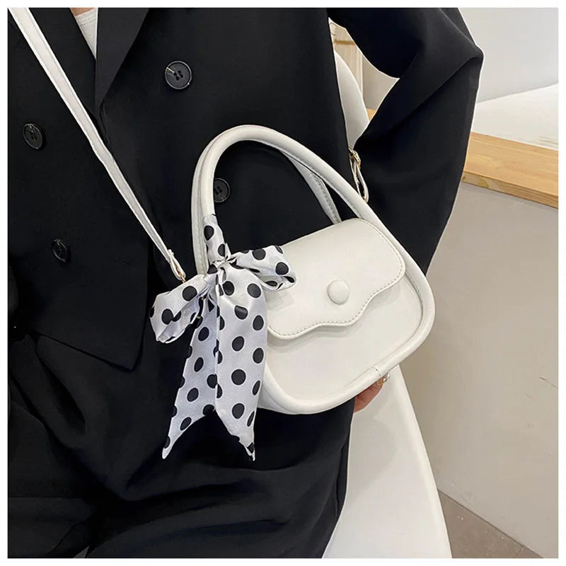 Retro Wild Webbing Solid Flap Shoulder Bag