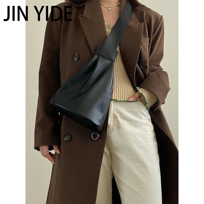 Women's Crossbody Chest Bag Soft Leather Bucket Bag