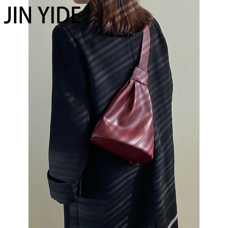 Women's Crossbody Chest Bag Soft Leather Bucket Bag