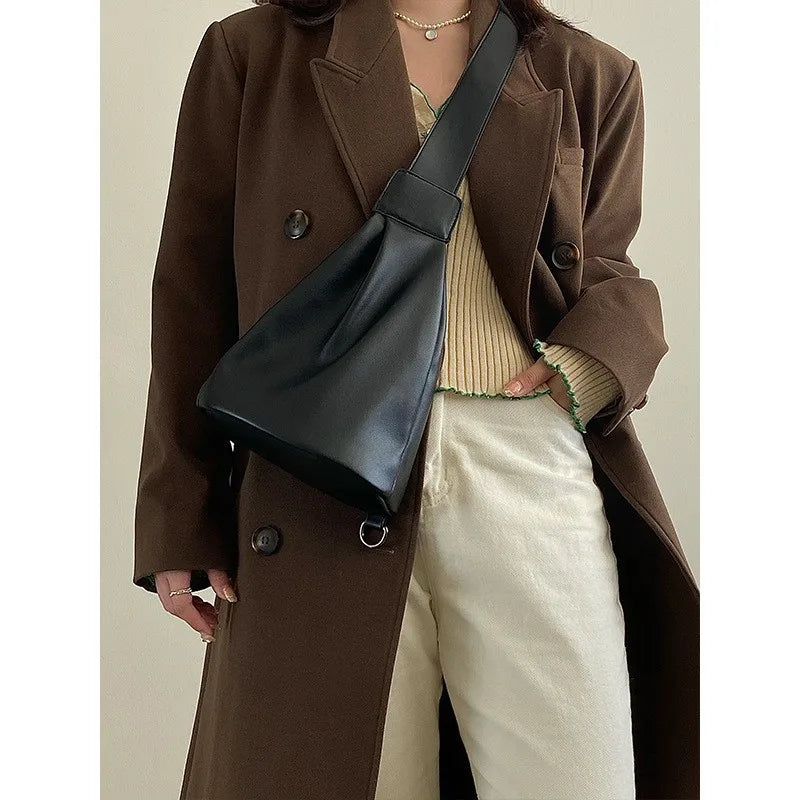 Women's Crossbody Chest Bag Soft Leather Bucket Bag