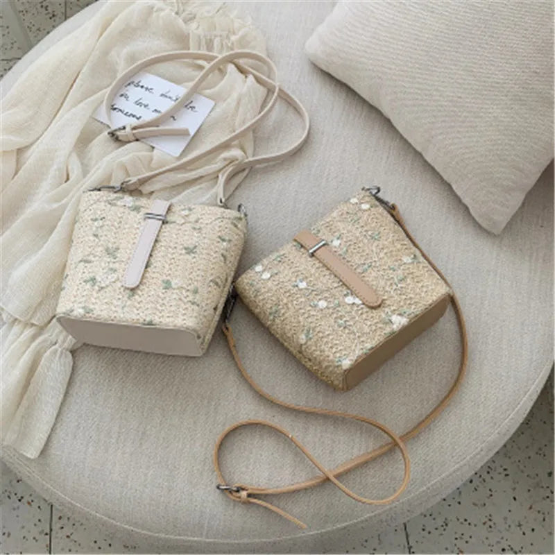 Embroidered Women Bag Holiday Beach Woven Bag Retro Wild Casual Straw Bag