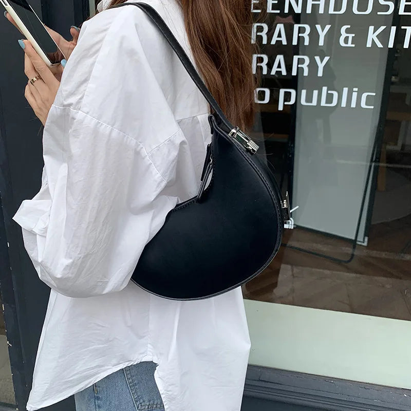 Dark Wind Crescent Shoulder Bag Women All-match Portable Armpit Bag