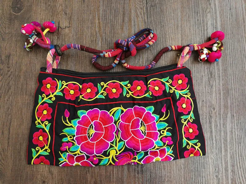 National embroidery canvas crossbody bag