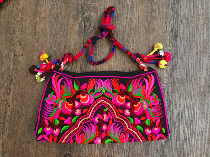 National embroidery canvas crossbody bag