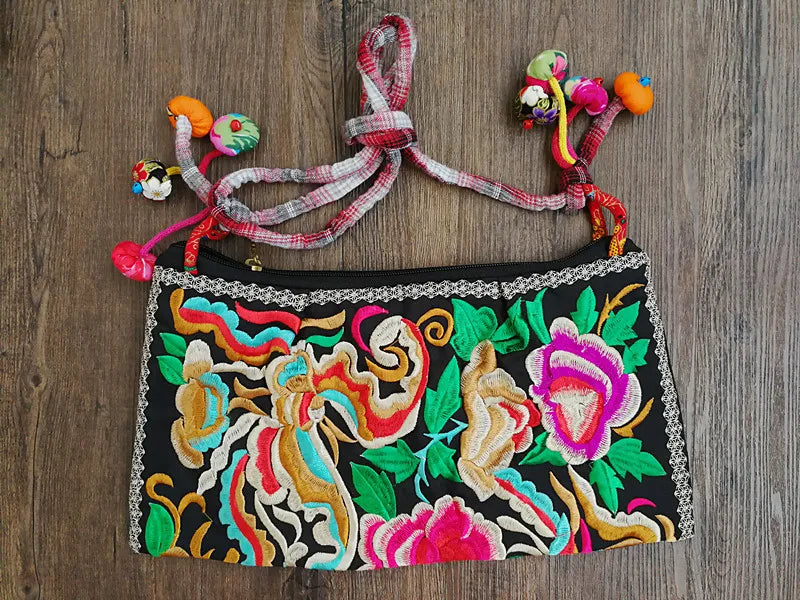 National embroidery canvas crossbody bag