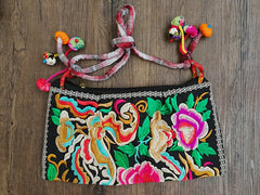 National embroidery canvas crossbody bag