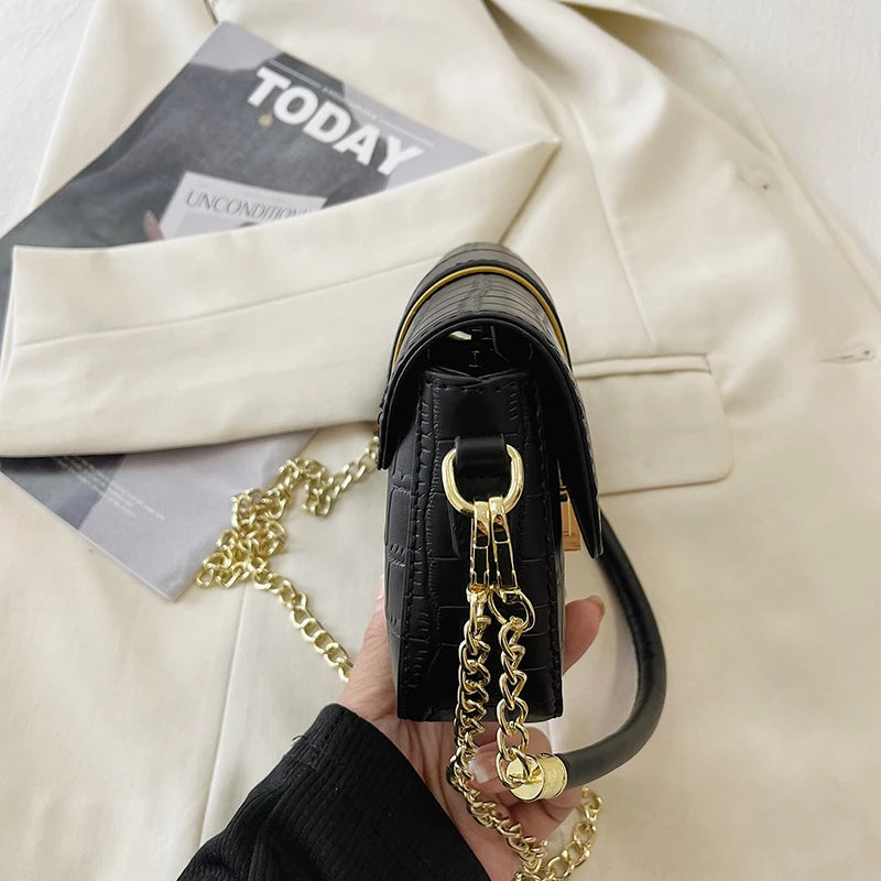 Classic Style Female Single Shoulder Passenger Bag with Wrist Strap