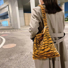 Leopard Print Plush Tote Bag for Women Soft Handbag Winter Messenger Bag