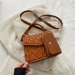 Women's Retro Messenger Bag Large Capacity Shoulder Bag