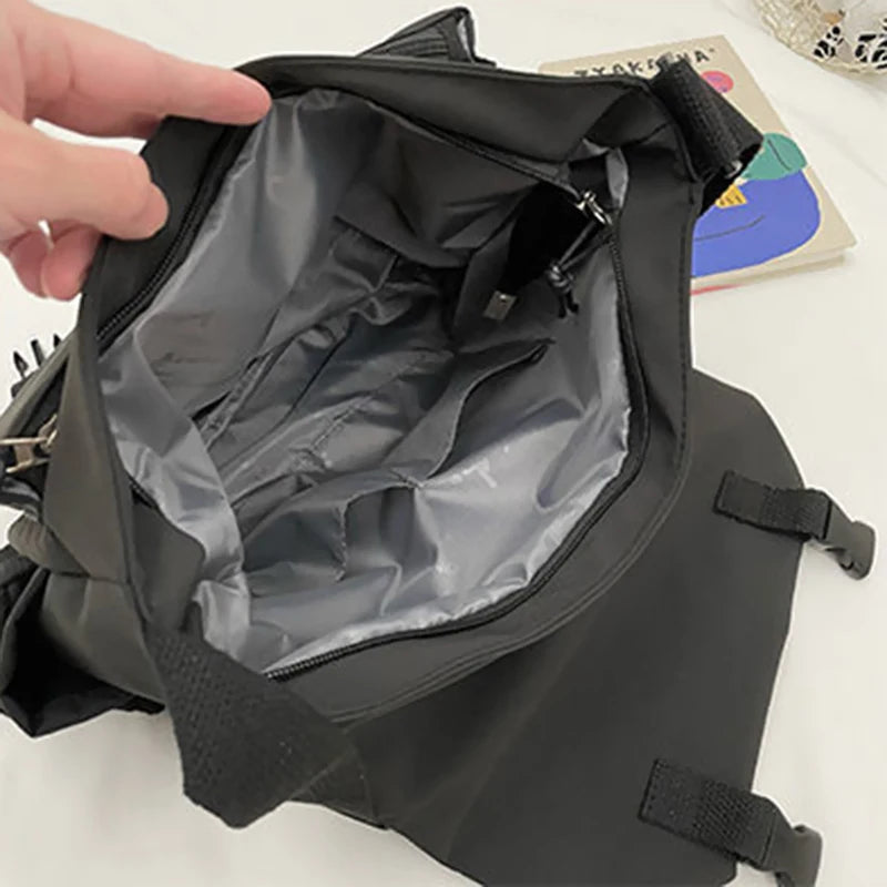 Retro Messenger Bag Large Capacity Lightweight Shoulder Bag For Men Women