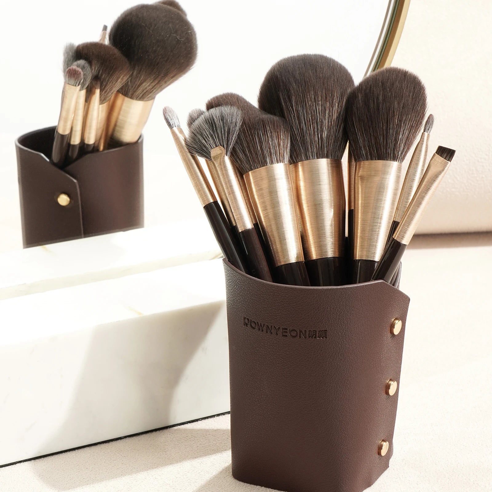 Makeup Brush with Storage & Organizer