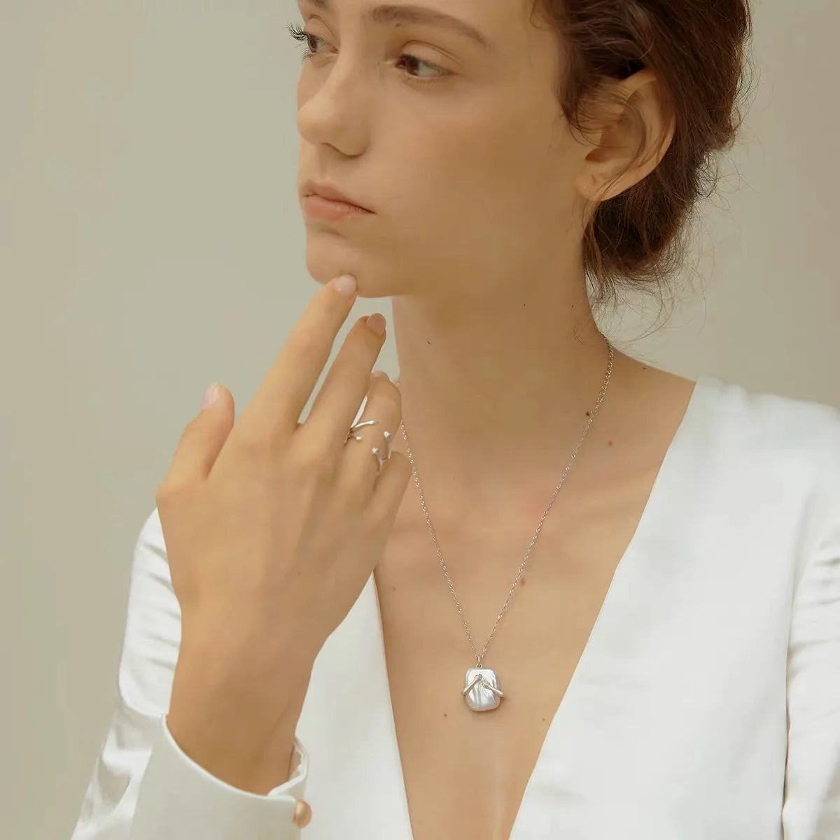 S925 Silver Women's Pearl Necklace Couple Hug Pendant Chain 2021