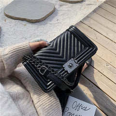 V Letter Shoulder Crossbody Bag Chain Handbag Women