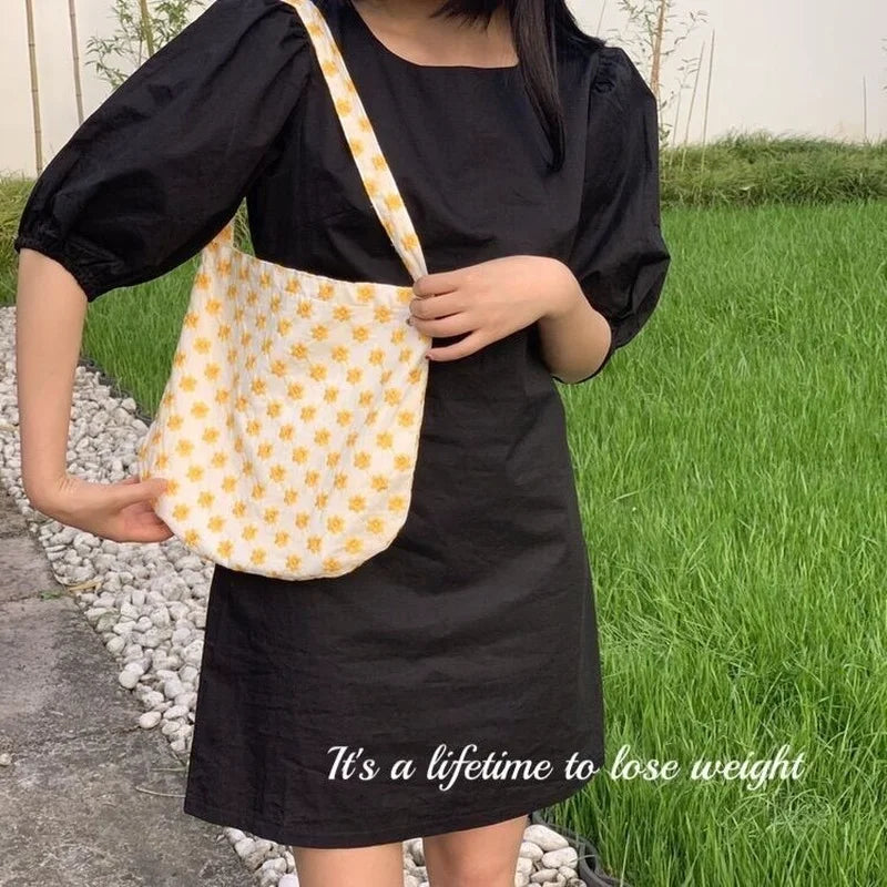 Women Daisy Embroidery Floral Cotton Pouch Handbags