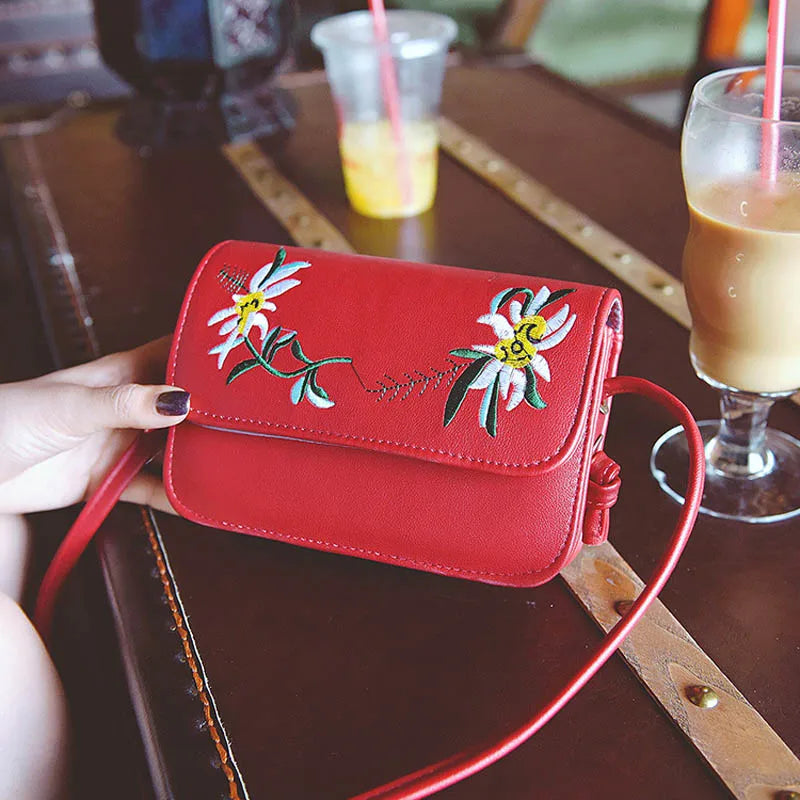 Women Messenger Bags PU Leather Handbag Flowers Embroidery Beach Bag