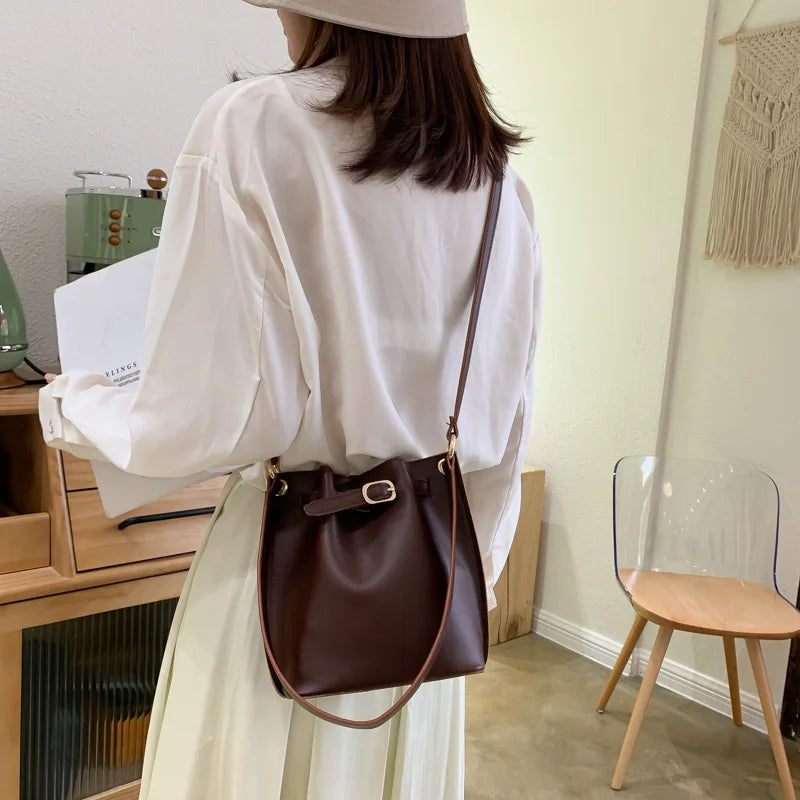 Vintage PU Leather Shoulder Bags Large Capacity Crossbody Bag Totes