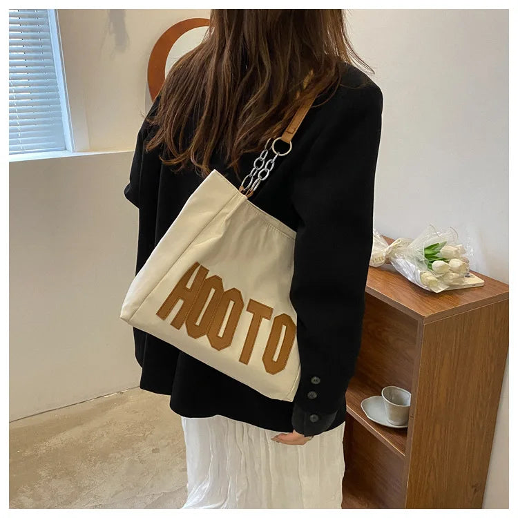 Fashionable Shoulder Bag with Large Capacity