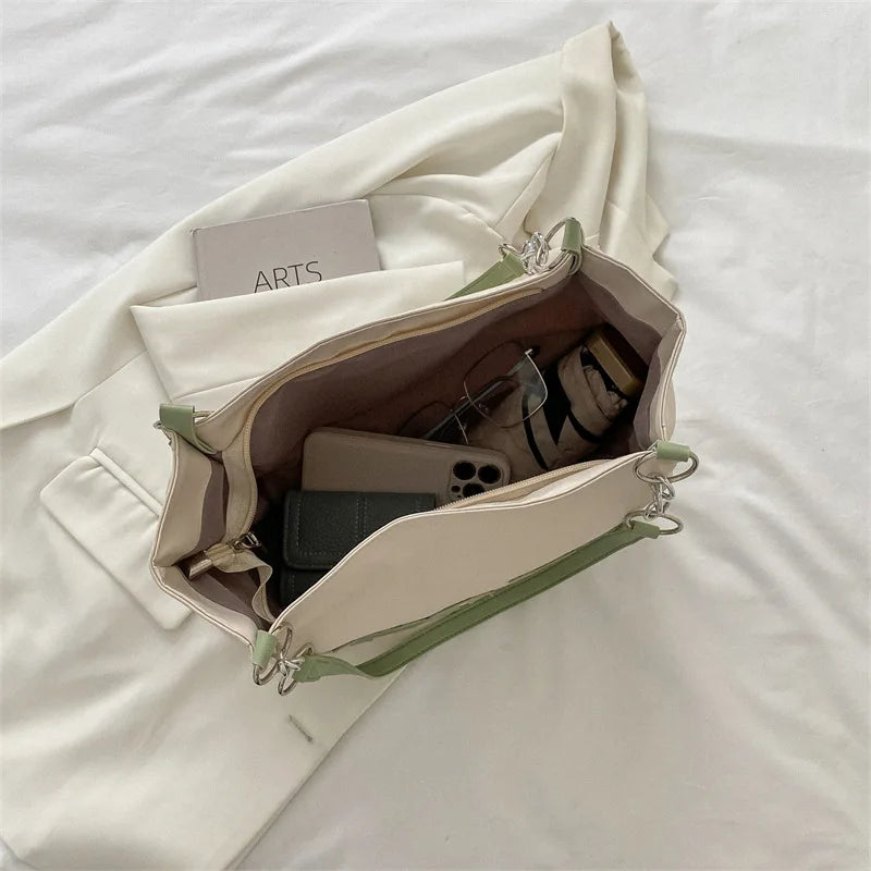 Fashionable Contrast Letter Chain Shoulder Bag