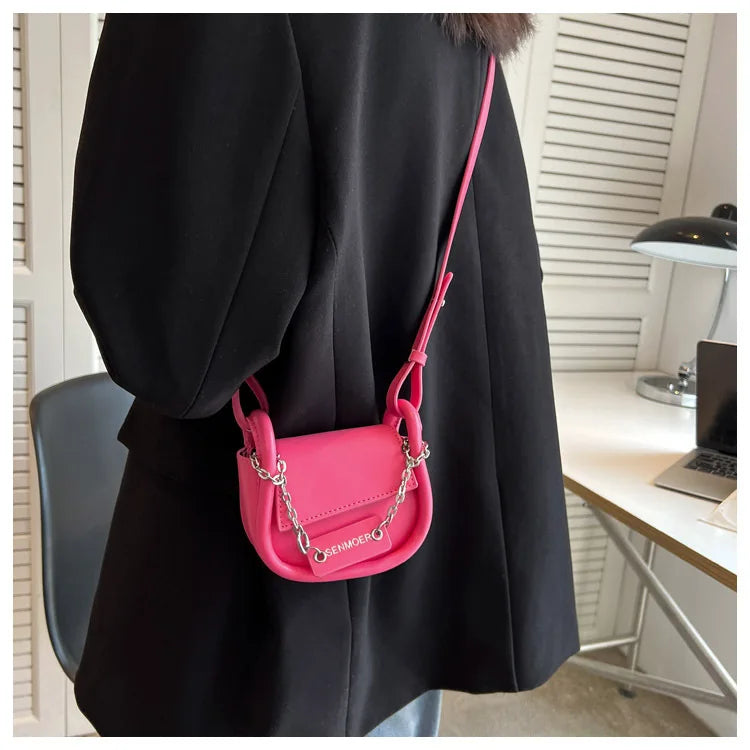 Small Casual Ladies Saddle Shoulder Purses Chains Mini Women Purses and Handbags