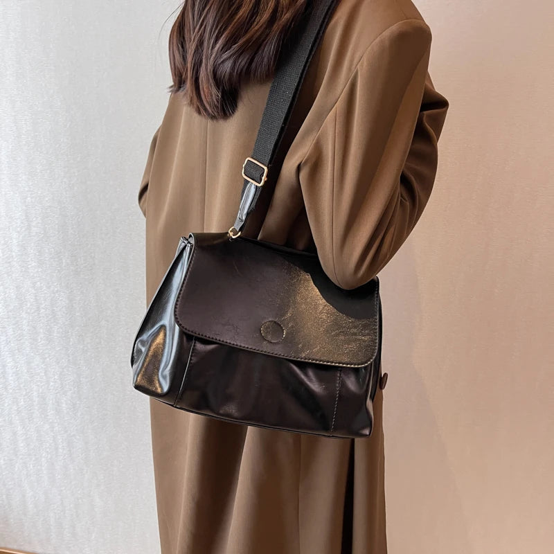 Vintage Leather Crossbody Bag for Women Winter