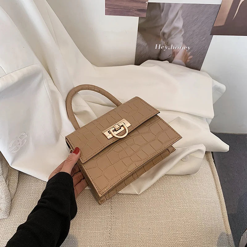 Crocodile Pattern Leather Chain Shoulder Bag
