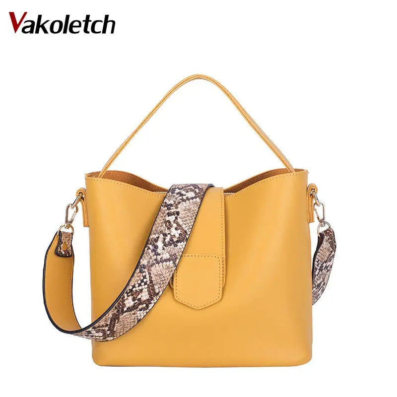 Soft Leather Bucket Bag Casual Messenger Bag Composite Bag Snake Pattern KL678