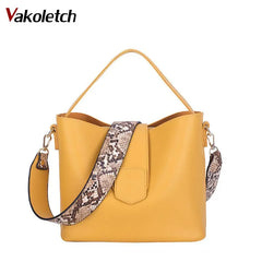 Soft Leather Bucket Bag Casual Messenger Bag Composite Bag Snake Pattern KL678