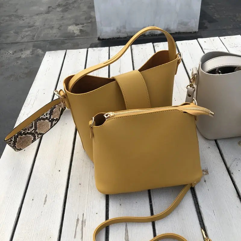 Soft Leather Bucket Bag Casual Messenger Bag Composite Bag Snake Pattern KL678