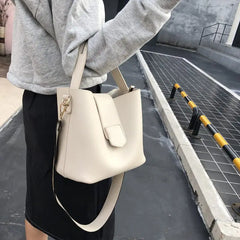 Soft Leather Bucket Bag Casual Messenger Bag Composite Bag Snake Pattern KL678