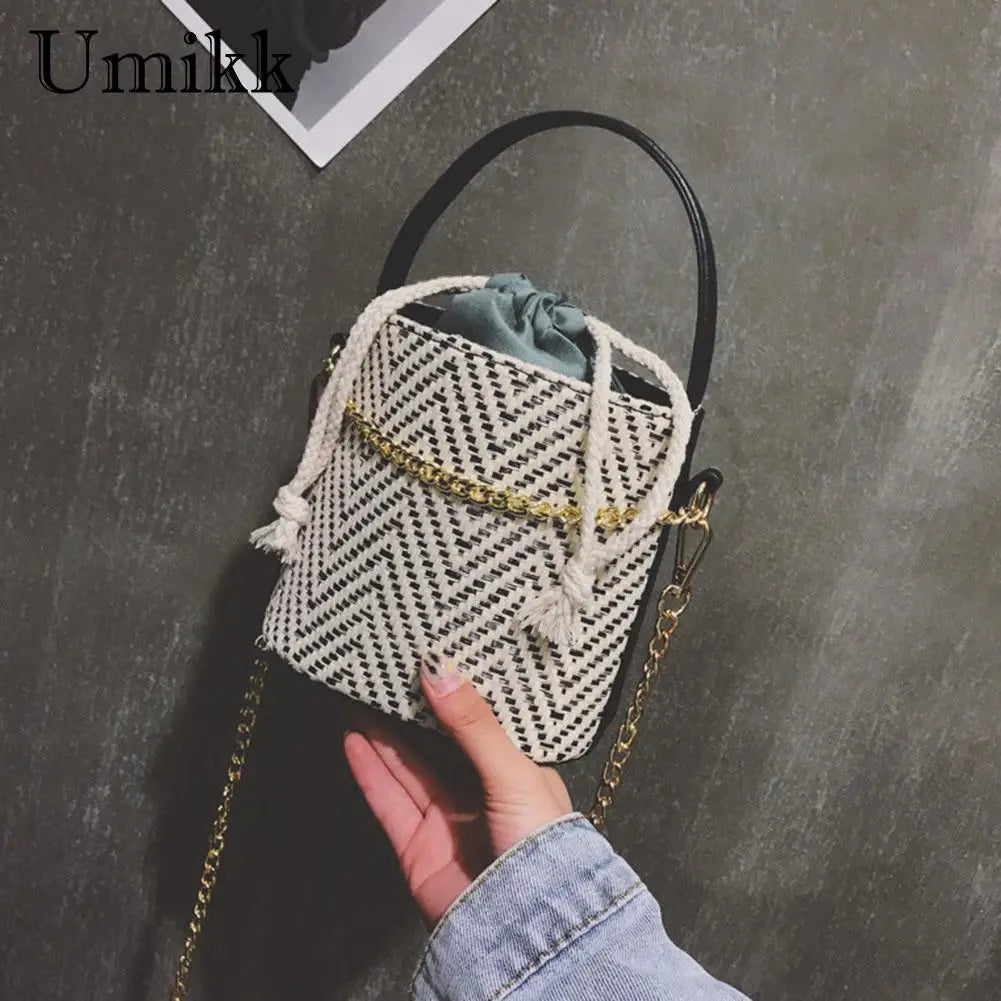 Woven Straw Bucket Handbag Wood Handle Beach Tote Bag