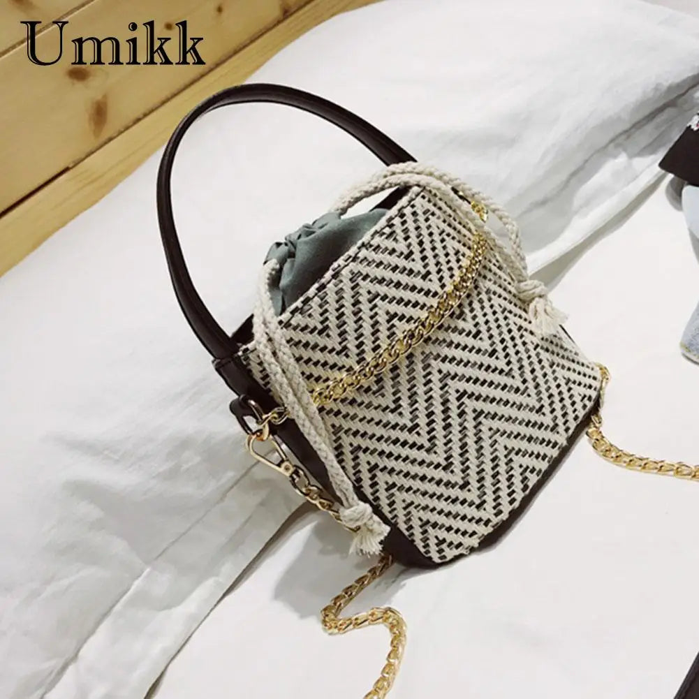 Woven Straw Bucket Handbag Wood Handle Beach Tote Bag