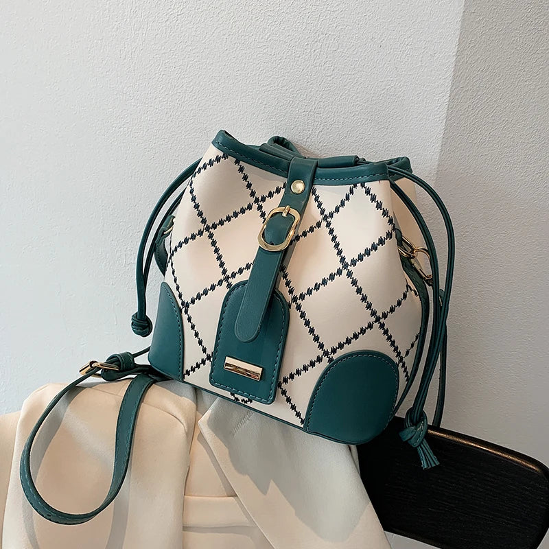 Summer Rhombus Embroidery Thread Messenger Bag