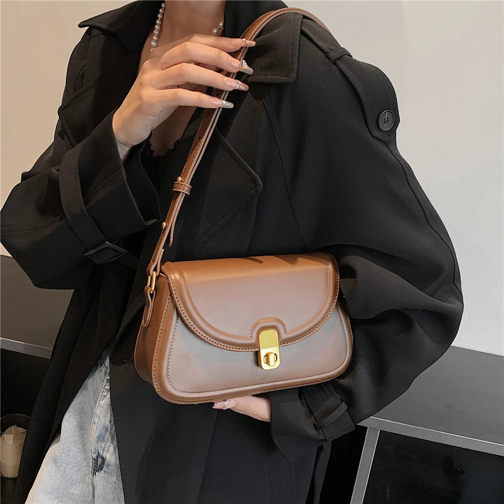 Retro Saddle Small Armpit Shoulder Bag Women Winter Twist Lock Flap Crossbody La