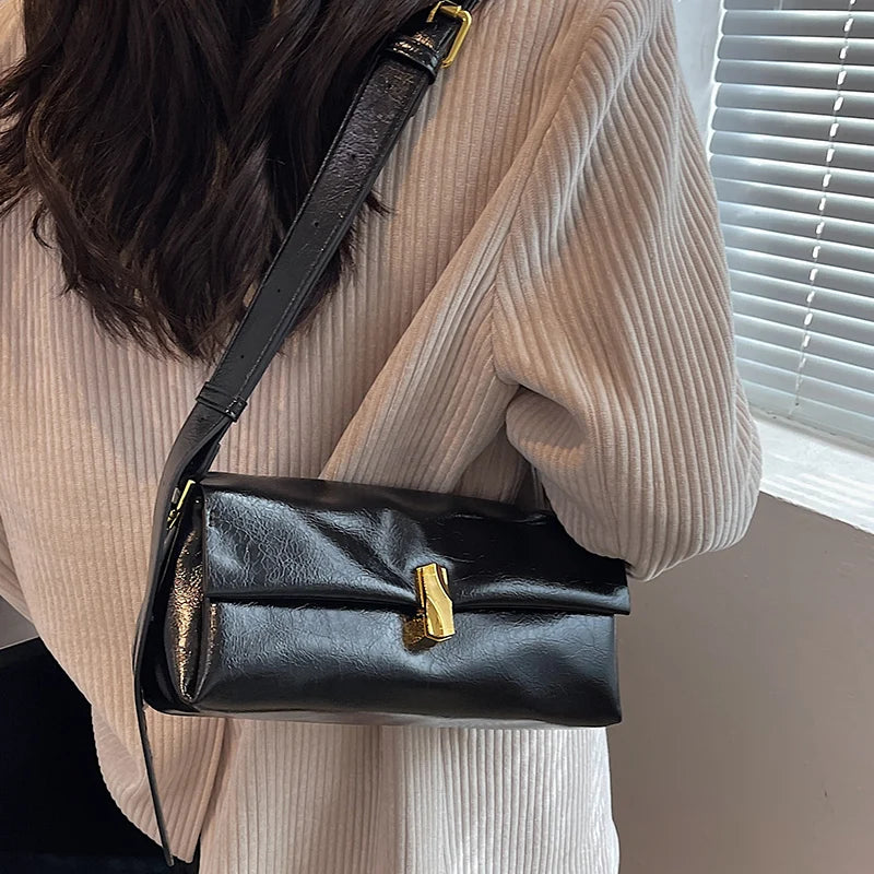 Large Capacity Tote Bag for Women Shoulder Crossbody Pillow Flap Bag