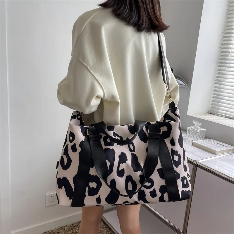 Waterproof Oxford Cloth Women's Shoulder Bag - Dry Wet Separation Fitness Bag