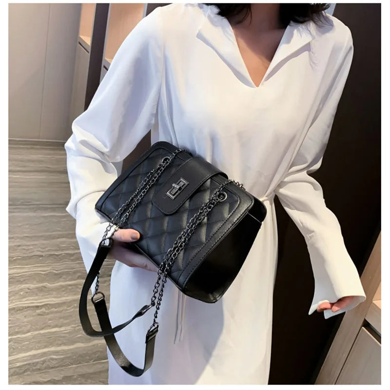Large-Capacity Women's Rhombus Shoulder Bag