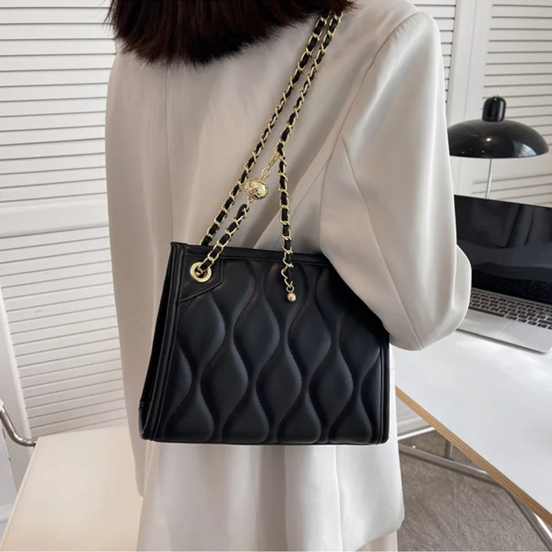 Women Chains Shoulder Bags PU Leather Messenger Bag Commute Handbags