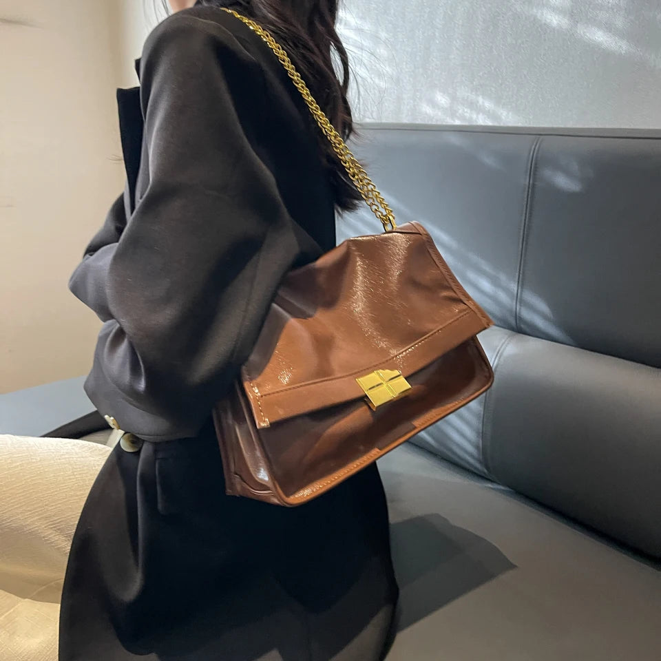 Vintage Oil Leather Lady Shoulder Bag Chains Catch Crossbody Pack
