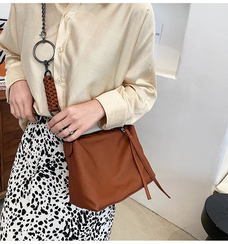 Vintage Braiding Shoulder Bag PU Leather Chain Hobos Messenger Bag Brown