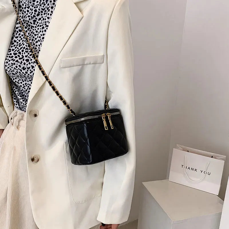 Vintage Rhombus Embroidered Bucket Bag Women High Lady Chain Shoulder Bag